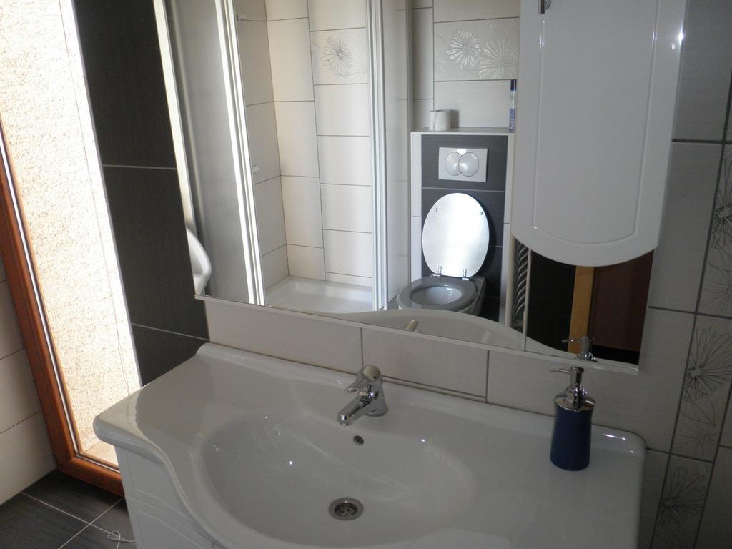 Apartment Lucija 科斯特雷纳 外观 照片